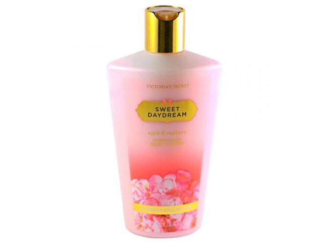 Victoria's Secret Sweet Daydream Body Lotion Apple and Rawsberry Lotion 250 ml